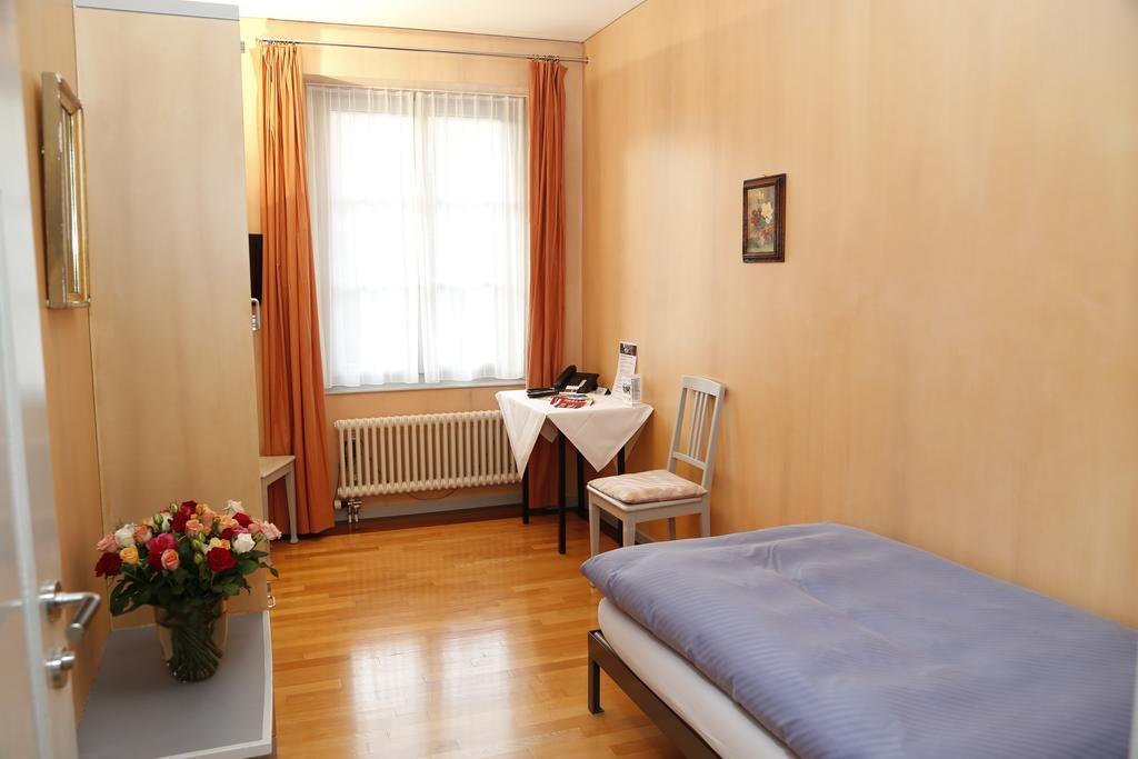 Gasthof Gyrenbad Turbenthal Δωμάτιο φωτογραφία